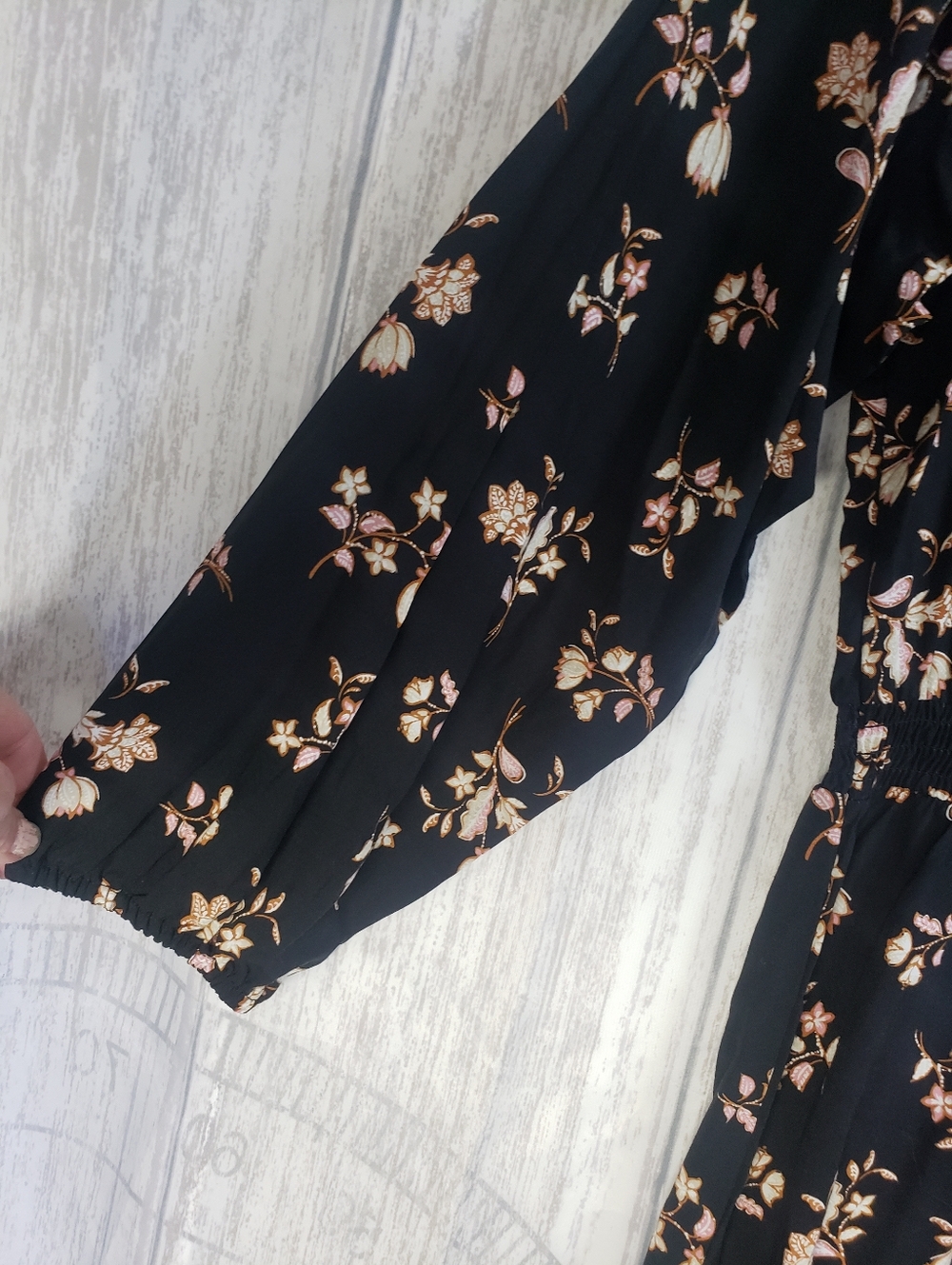 This Old Navy peasant dress Tiered skirt floral On Black Whimsigoth Boho Large - Picture 5 of 11